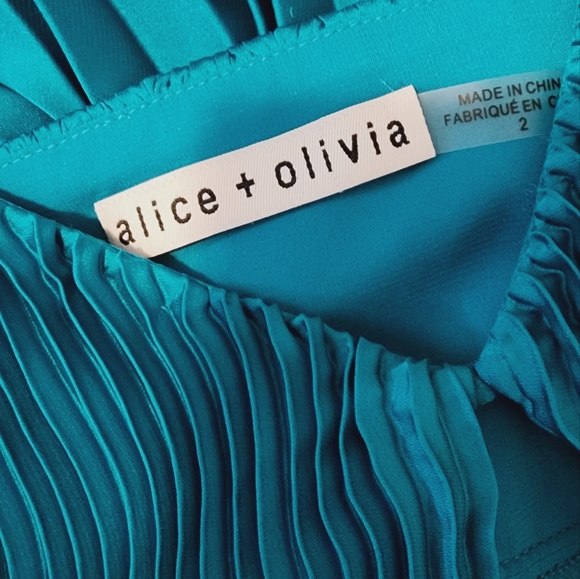 Alice + Olivia Gloria Pleated Maxi Dress in Ocean Blue - Picture 6 of 12